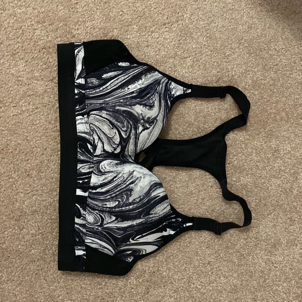 🌻 Victoria’s Secret, SPORT bra 34B